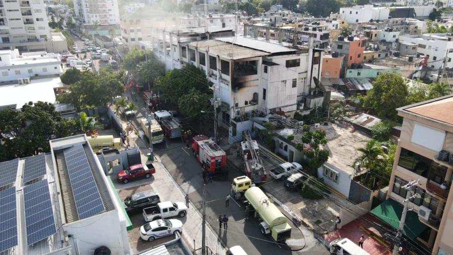 Incendio en Canal Del Sol deja dos muertos y varios heridos