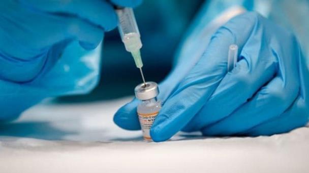 Bruselas pide a los 27 sistemas de salud mayor vigilancia del COVID para el otoño