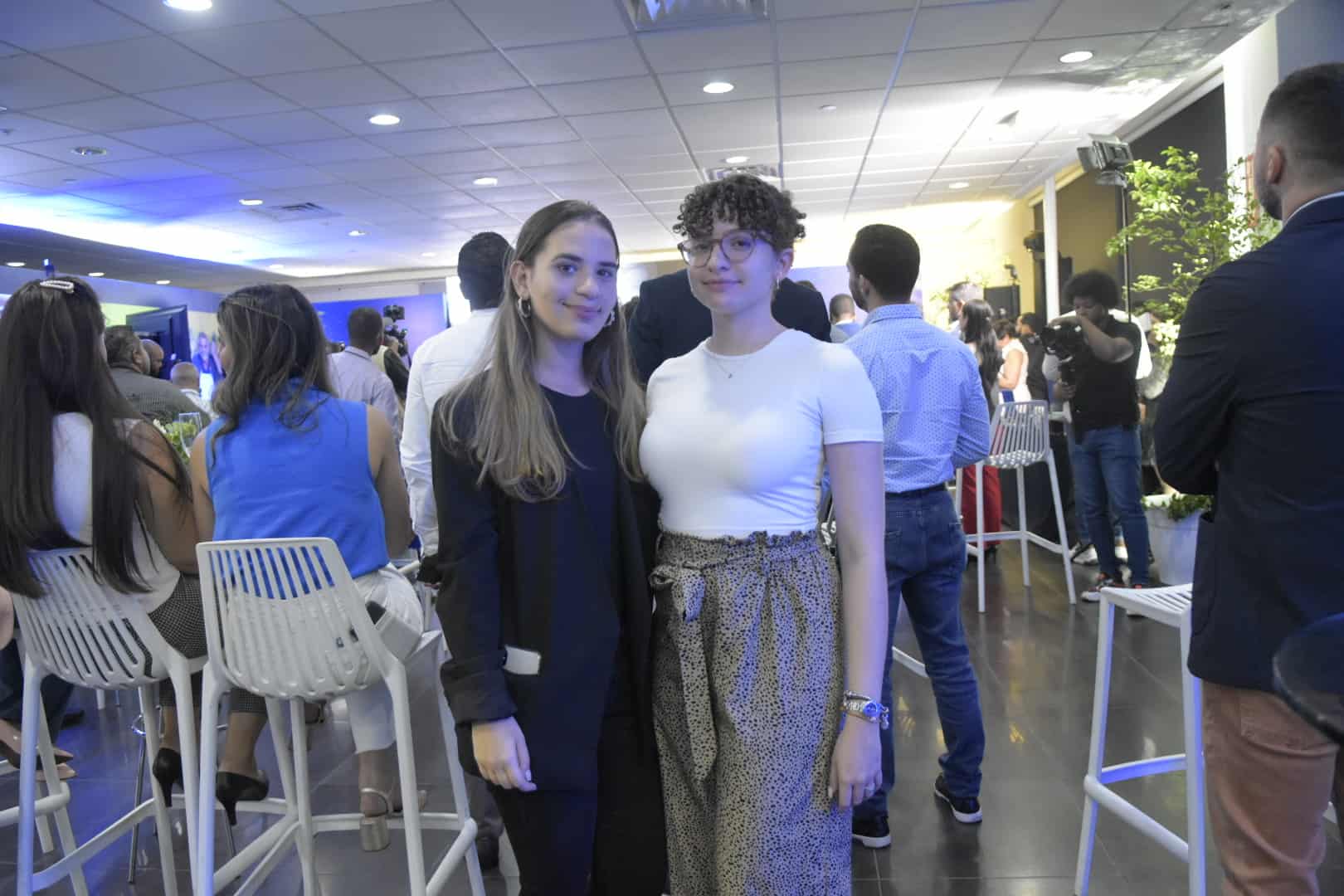 Ashley Chanlatte y Elisa Mercado.