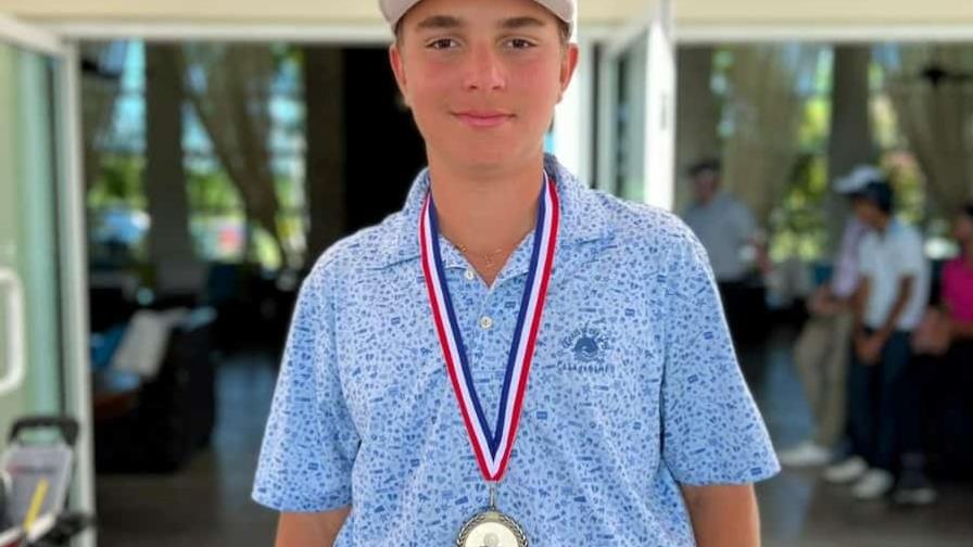 Huerta y Mosyagina dominan octava parada del Tour Juvenil de golf