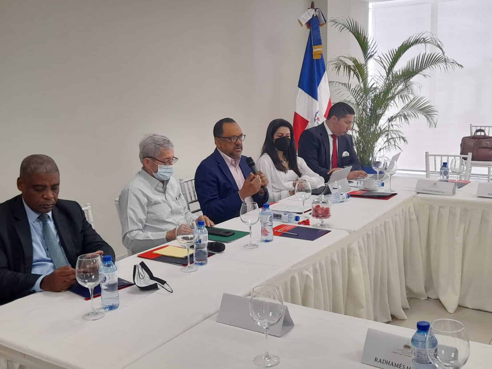 Con discusión de la reforma constitucional culminará la mesa de Transparencia e Institucionalidad del CES. Foto: Diario Libre<br>