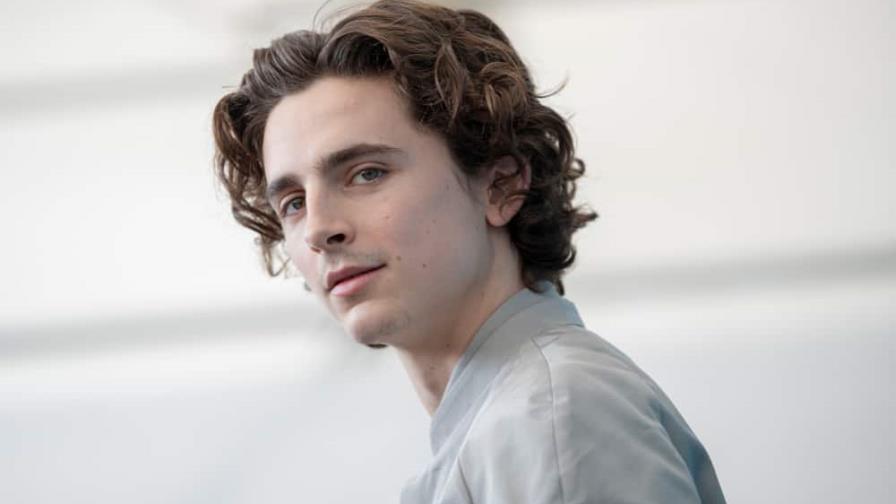 Esta modelo besó a Timothée Chalamet y ahora la amenazaron de muerte