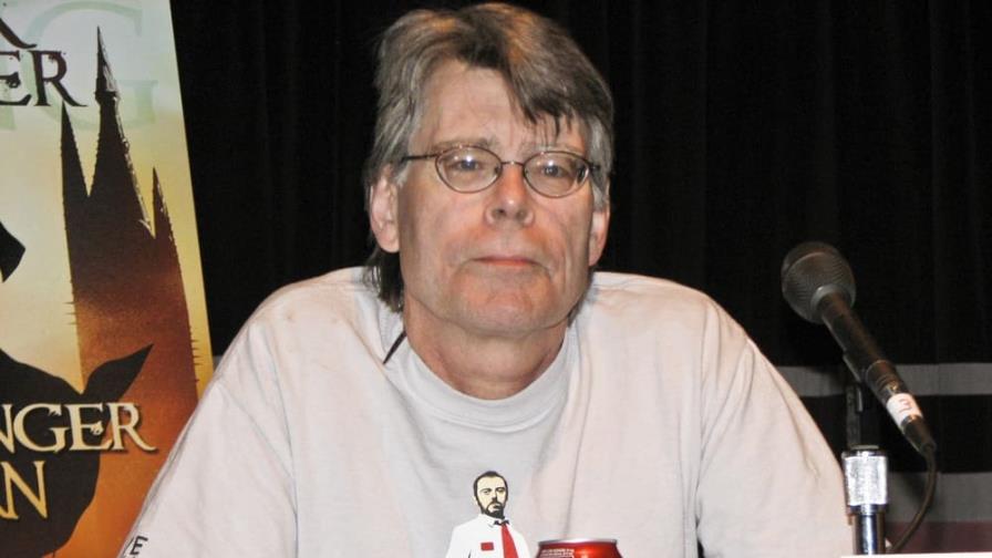 Así cocina Stephen King el salmón: aterrorizó a todos
