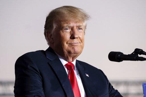 Expresidente Trump apela decisión de corte que le declaró en desacato