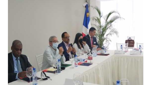 Partidos de oposición se retiraron oficialmente de la mesa de discusión de la reforma constitucional