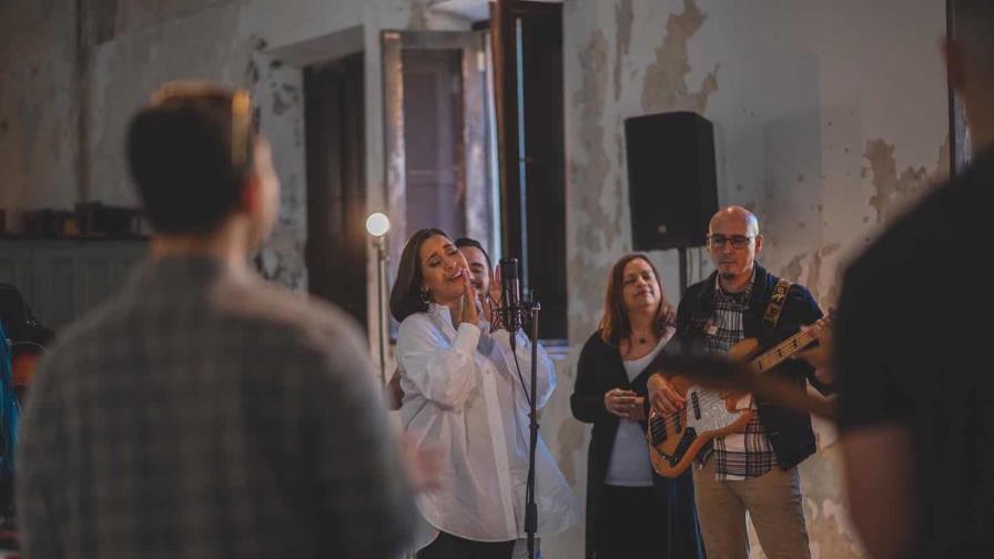 Cantantes cristianos Arisa, Yamilka Aristy y Artelis lanzan “Pentecostés”