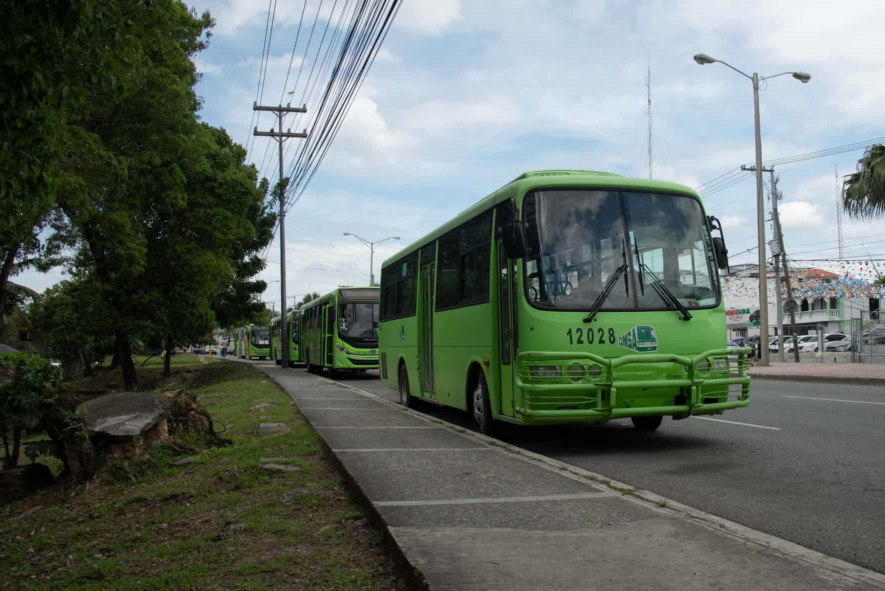 Los autobuses de la Omsa siguen funcionando