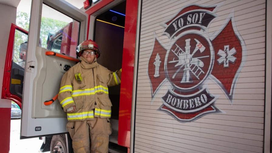 El capitán Rafy vive su sueño como bombero