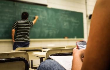 Acusan funcionaria escolar de Ohio de enlace porno - Diario Libre