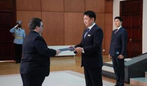 Embajador Hans Dannenberg presenta cartas credenciales en Mongolia