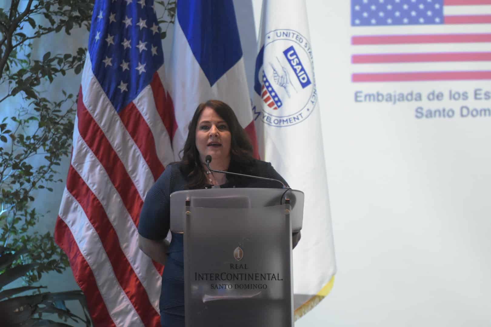 La directora de la Usaid, Rebecca Latorraca, durante su discurso de los 60 años de la Agencia de los Estados Unidos para el Desarrollo Internacional (Usaid) en República Dominicana. 