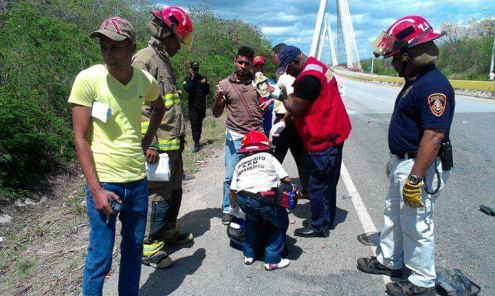 Año 2014, sirviendo a un llamado de Emergencia de accidente vehicular como asistente paramédico