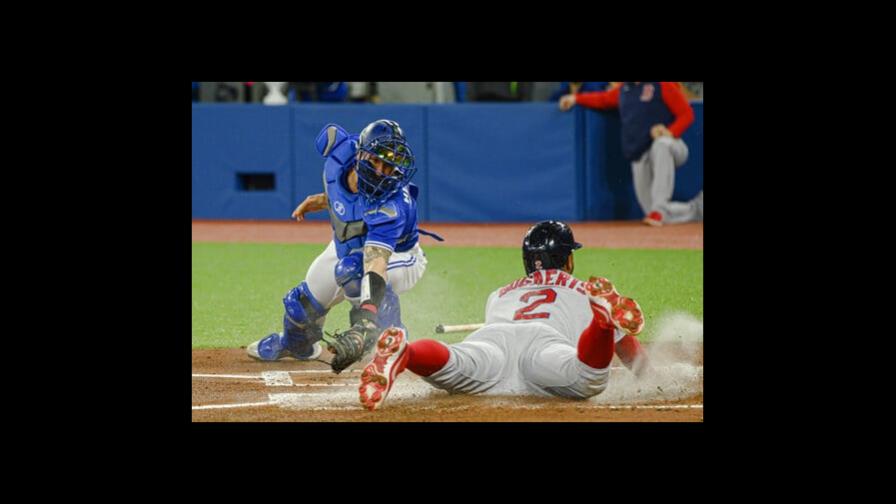 Rafael Devers de 5-2 en triunfo de Medias Rojas sobre Azulejos