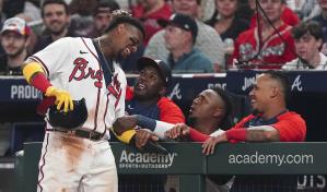 VÍDEO | Acuña vuelve con Bravos, aporta hit y se roba dos bases