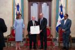 Abinader reconoce con Orden Heráldica Cristóbal Colón al destacado músico Guillo Carías