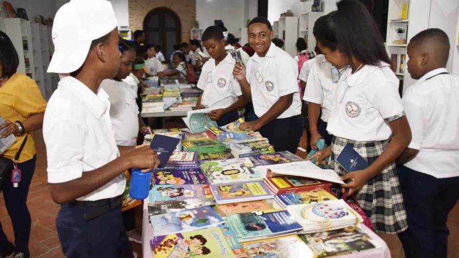 Libros gratis para miles de niños que acuden a la Feria del Libro 2022