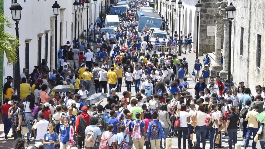 Feria del Libro lista para recibir multitudes este fin de semana Feria del Libro lista para recibir multitudes este fin de semana