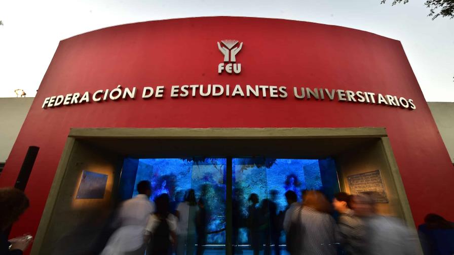 Destitución de periodista cubano que intentó apertura en medio oficial desata polémica