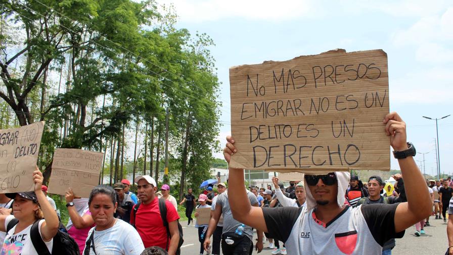 Dominicanos siguen pasando por México para llegar a Estados Unidos Dominicanos siguen pasando por México para llegar a Estados Unidos