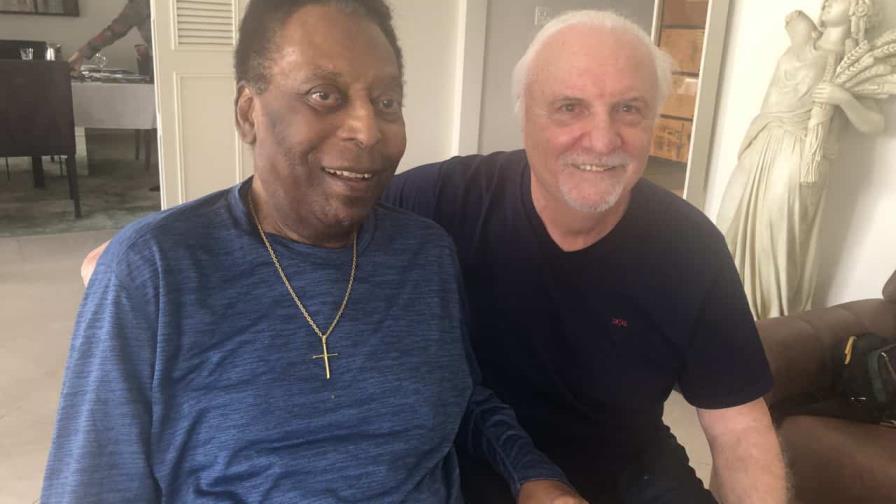 Asistente de Pelé se retira tras 53 años de conocer figuras