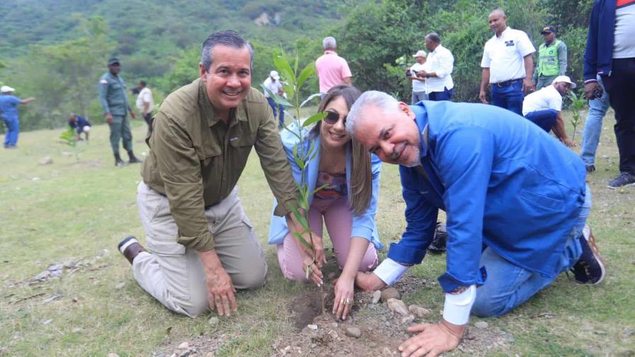 Medio Ambiente invierte RD$1,000 millones en las cuencas prioritarias, inicia con Nizao Medio Ambiente invierte RD$1,000 millones en las cuencas prioritarias, inicia con Nizao