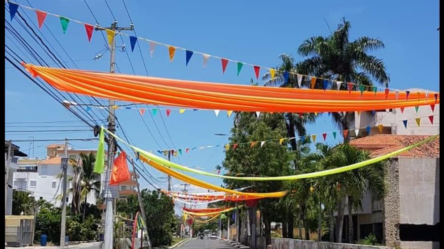 Juan Dolio se prepara para su primer carnaval
