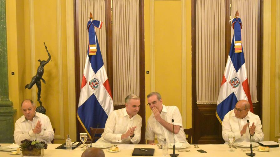 Abinader pide a la oposición “una sola recomendación” sobre cómo bajar los precios Abinader pide a la oposición “una sola recomendación” sobre cómo bajar los precios