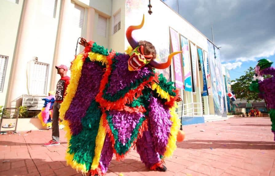 Suspenden por lluvias desfile del carnaval se celebraría en el Malecón