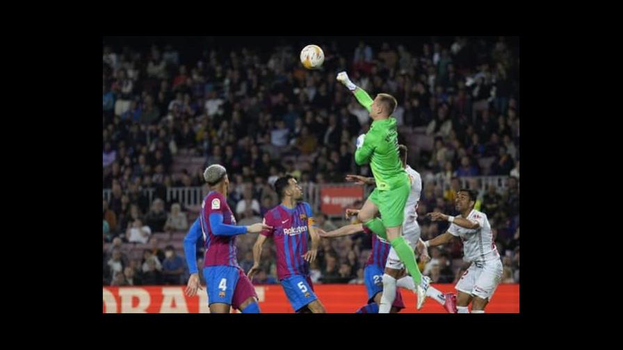 El Barça recobra el pulso ante un Mallorca peleón y se aferra al segundo lugar El Barça recobra el pulso ante un Mallorca peleón y se aferra al segundo lugar