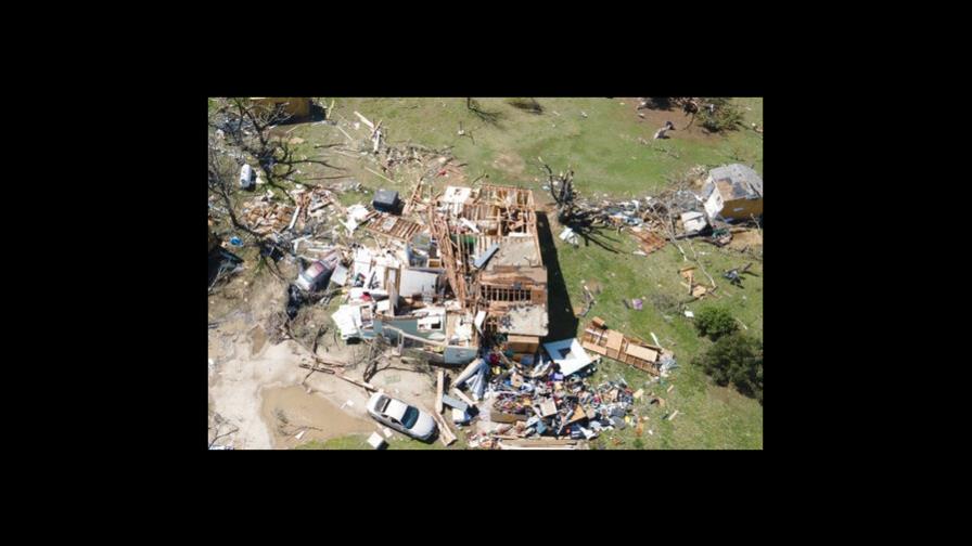 Tornado deja estela de destrucción en Kansas