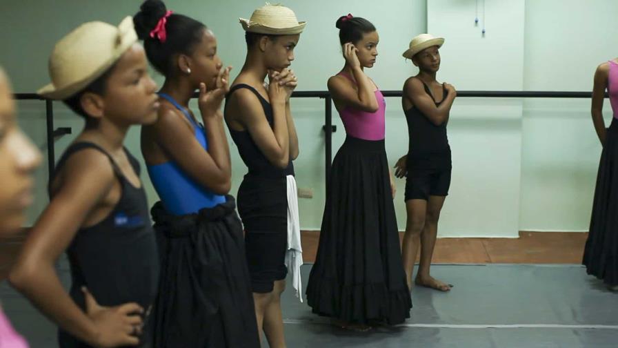“Vals de Santo Domingo”, un vistazo a la realidad paralela de los artistas de la danza