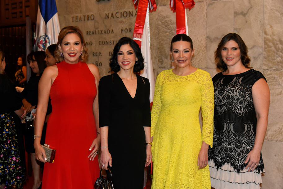 Luisina Miñoso de Mejía, Sabrina Andújar de Vásquez, Noelia García de Pereyra y Carolina Huerta. 