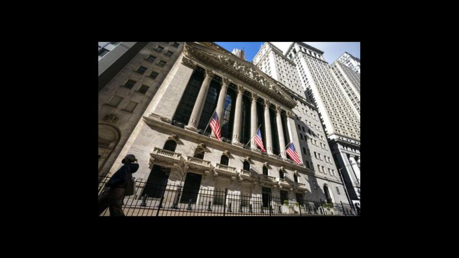 Wall Street abre con una tendencia mixta