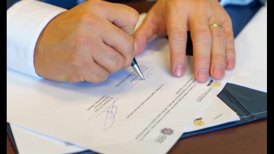 Apordom firma acuerdo internacional con Curaçao Porth Authority