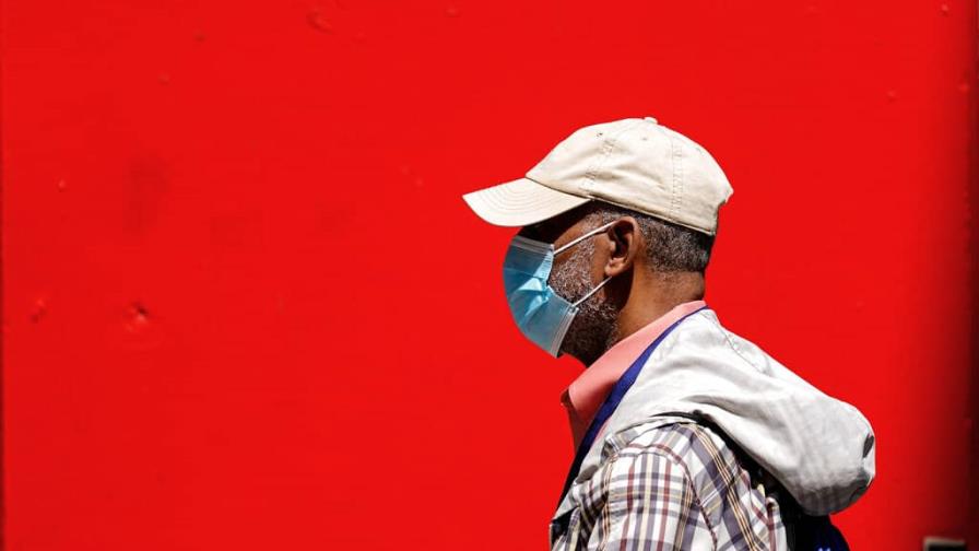 Pese a aumento de casos de COVID, EEUU no adopta mascarillas