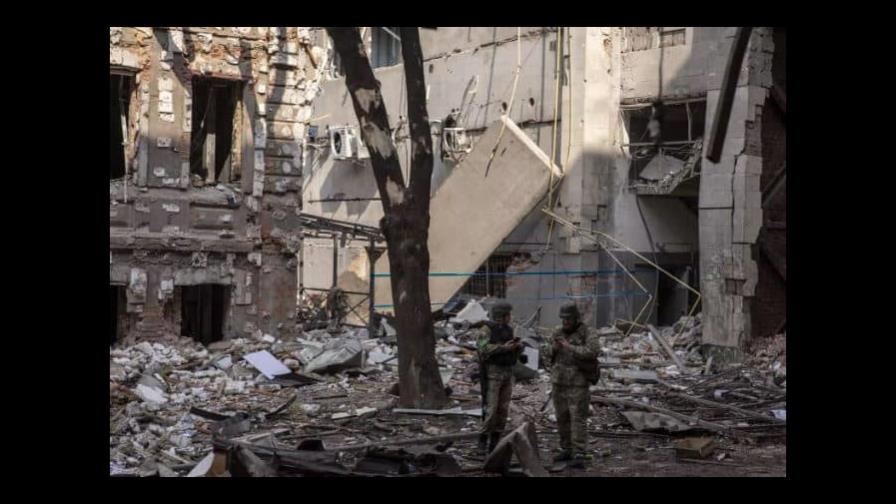 Al menos diez muertos tras un ataque de las fuerzas rusas sobre una fábrica en Donetsk