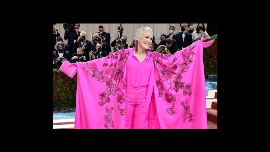 El fucsia triunfa en la alfombra roja de la Met Gala 2022