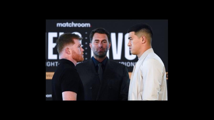 Saúl Álvarez combina golf con el boxeo para medirse a Bivol