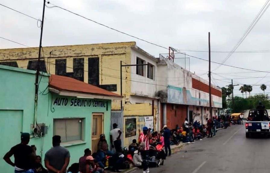 Nueva oleada de migrantes haitianos llega a ciudad fronteriza con EEUU