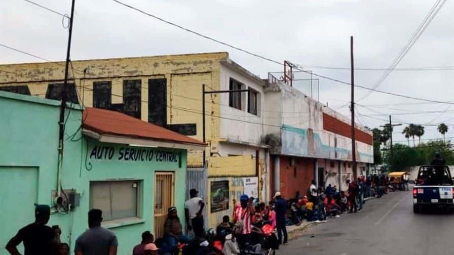 Nueva oleada de migrantes haitianos llega a ciudad fronteriza con EEUU