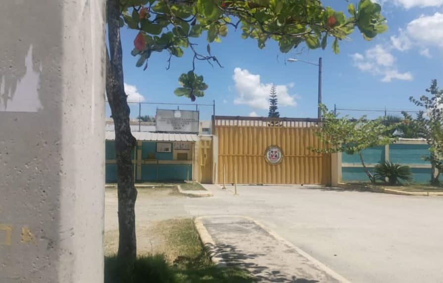 Presos retienen por varias horas a agentes penitenciarios en cárcel de La Vega