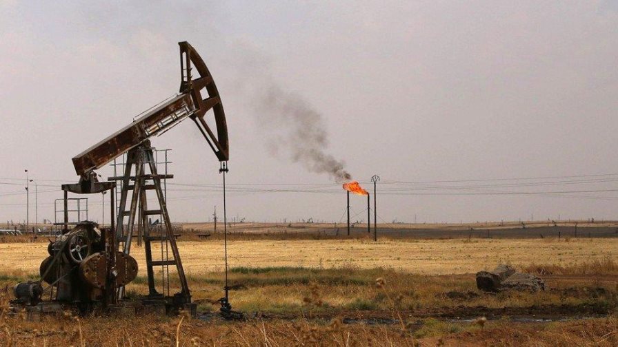 El petróleo de Texas baja un 2.6 % y cierra en 102.41 dólares el barril