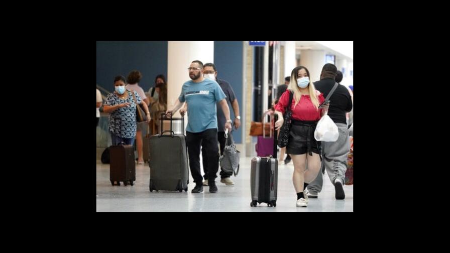 EEUU reitera recomendación de usar la mascarilla en aviones