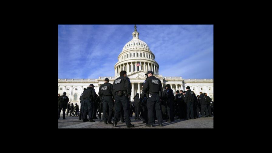 Suspendido policía del Capitolio por disparar dentro de sala