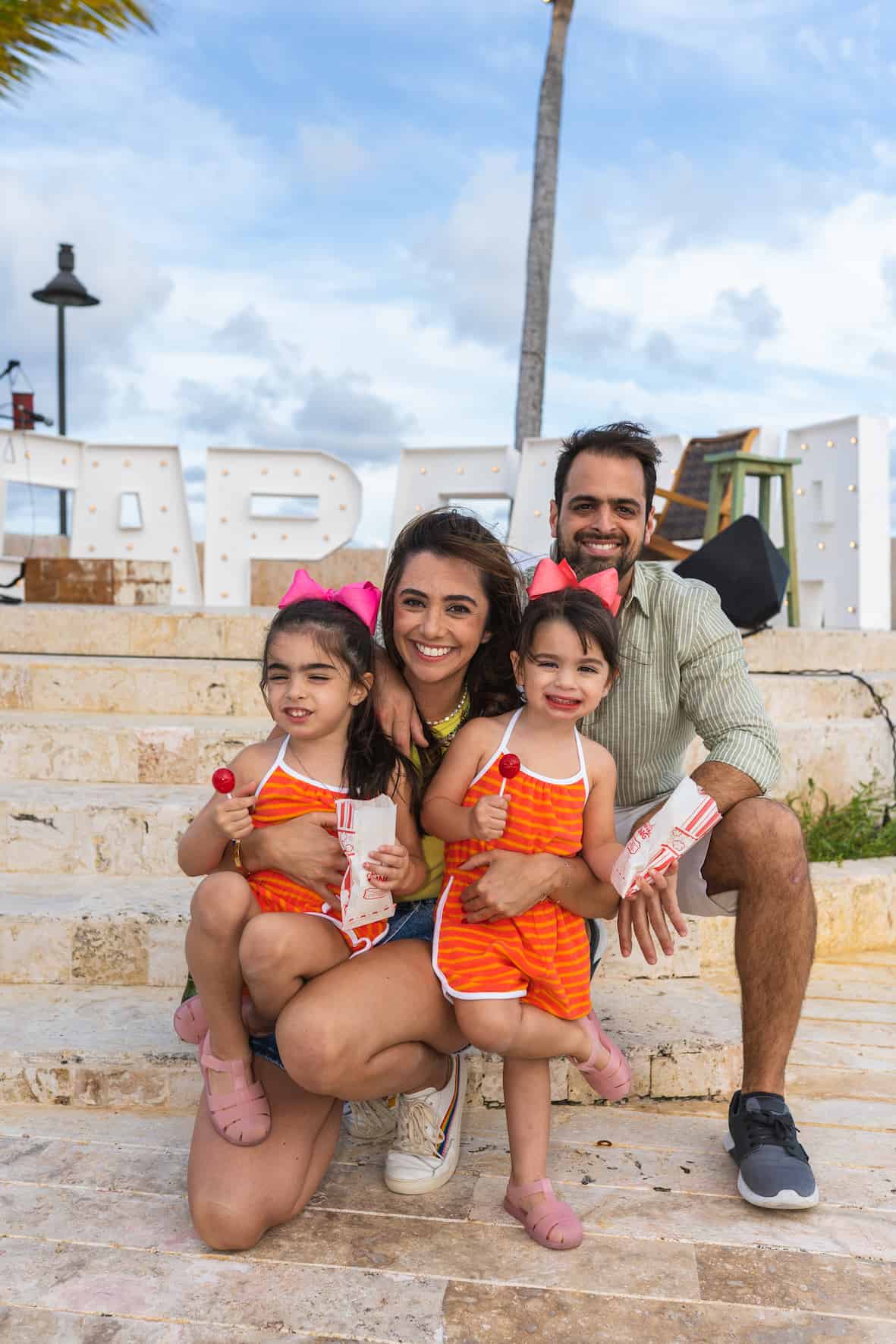 Ydalia Yune´n, Jorge Abraham Hazoury, Leyla Hazoury Yune´n y Vera Hazoury Yune´n.