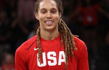 WNBA apoya a Brittney Griner, detenida en Rusia, con una calcomanía especial