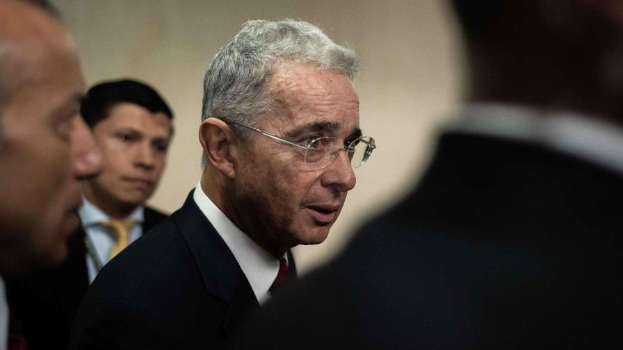 La Fiscalía de Colombia cita a declarar a Álvaro Uribe por su caso de presunta manipulación de testigos