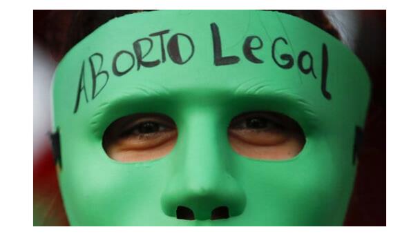 Países buscan legalizar el aborto mientras EEUU podría restringirlo