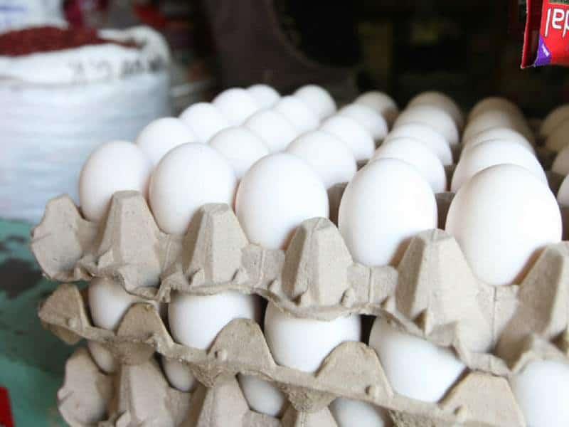 A partir del viernes huevos costarán RD$3 a través del Inespre