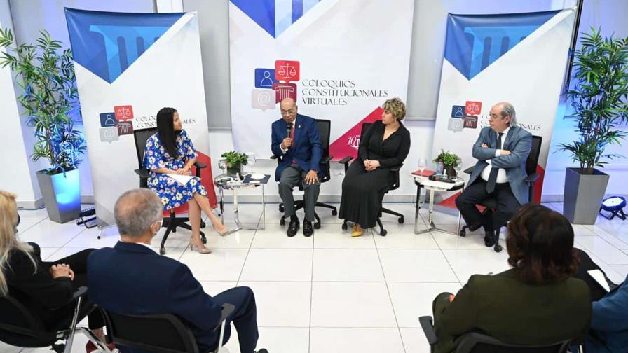 Tribunal Constitucional realiza coloquio sobre el origen y la evolución del constitucionalismo RD Tribunal Constitucional realiza coloquio sobre el origen y la evolución del constitucionalismo RD